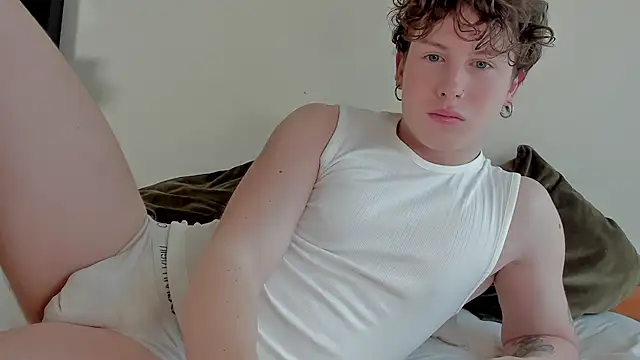 Snapshot of RobFavorite1 chatting on March 16, 1:49 pm RobFavorite1 online show from March 16, 1:49 pm