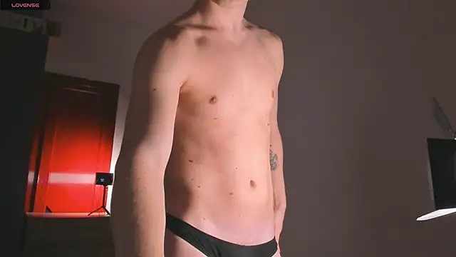 RobFavorite1 online show from December 21, 7:32 pm