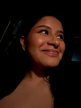 Snapshot of andrea_gomes_ chatting on October 19, 8:15 am andrea gomes online show from October 19, 8:15 am