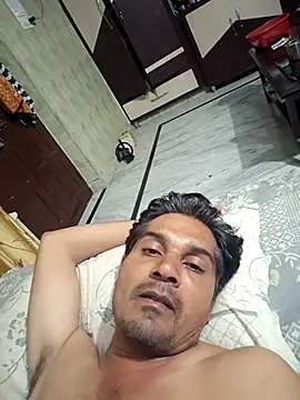 Snapshot of johnny8731 chatting on May 8, 6:02 pm johnny8731 online show from May 8, 6:02 pm