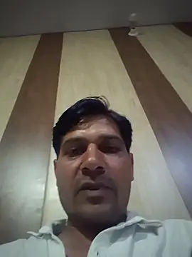 Snapshot of johnny8731 chatting on May 27, 2:25 pm johnny8731 online show from May 27, 2:25 pm