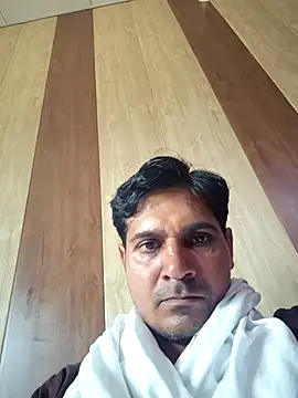 Snapshot of johnny8731 chatting on May 28, 8:22 am johnny8731 online show from May 28, 8:22 am