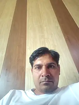 Snapshot of johnny8731 chatting on May 31, 8:10 am johnny8731 online show from May 31, 8:10 am