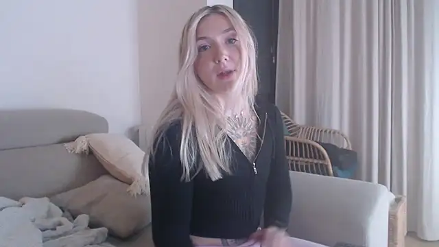 tattoobbgirl online show from November 24, 6:18 pm