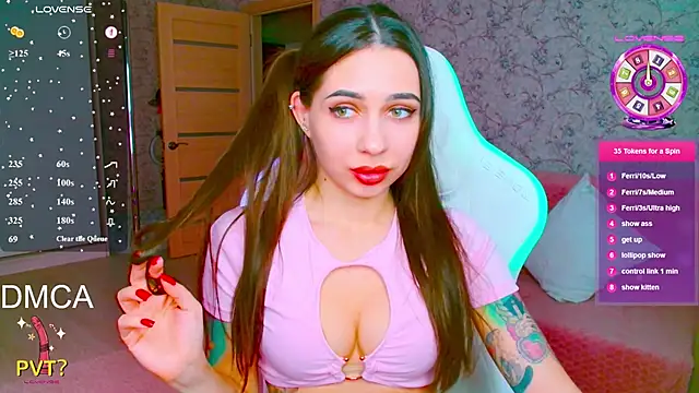 vinkiepinkie online show from March 8, 4:33 pm