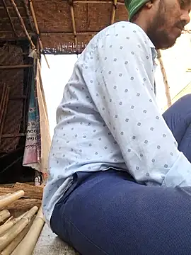 Snapshot of hot_integer chatting on November 28, 3:31 am hot integer online show from November 28, 3:31 am