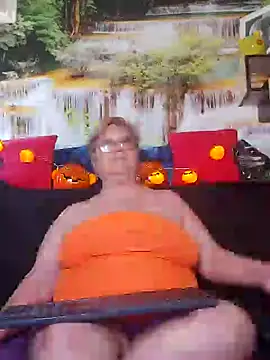 QueenPammy1 online show from October 31, 11:22 am