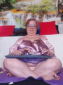 QueenPammy1 online show from March 31, 8:37 am