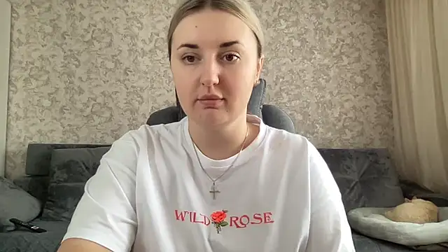 Snapshot of JudeValenti chatting on November 6, 6:25 am JudeValenti online show from November 6, 6:25 am