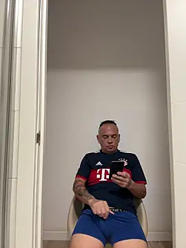 mateocali25 online show from May 18, 11:38 am