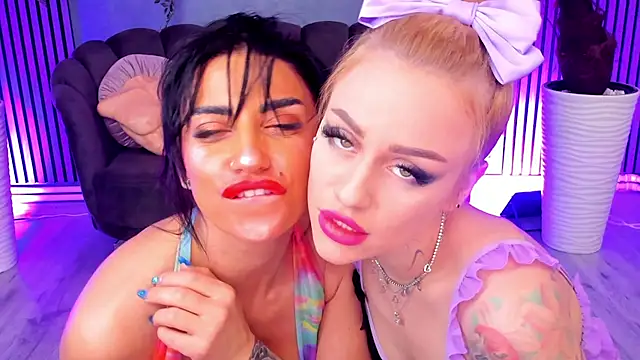 IzabelaTessa online show from April 3, 8:07 pm