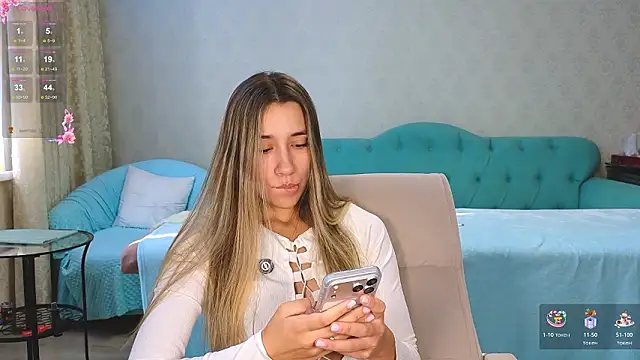 hot ass 18 online show from March 11, 4:18 am