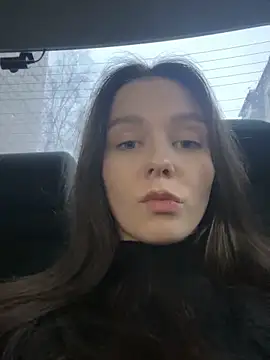 MilaBee online show from March 18, 11:30 am