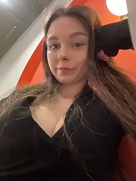 MilaBee online show from March 4, 11:16 am