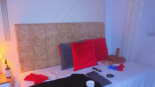 angelinarouse  online show from May 24, 3:55 am