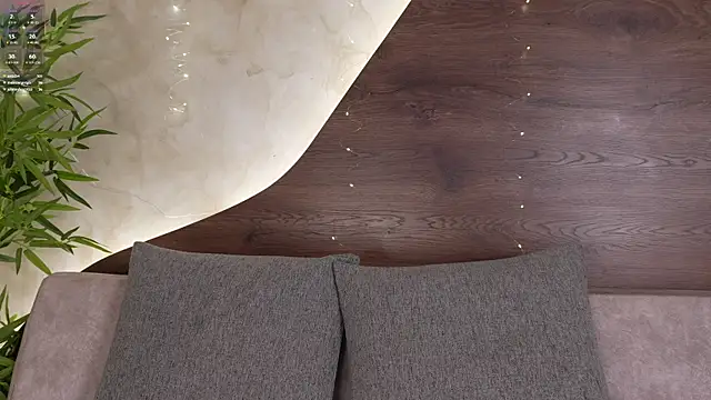 mia lacy  online show from December 21, 9:22 pm