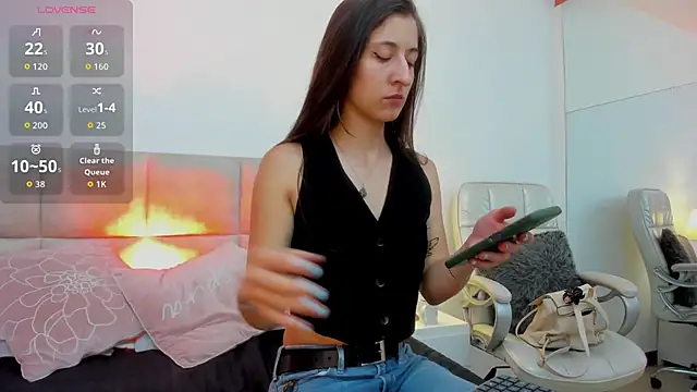 SaraJonness online show from November 19, 9:48 pm