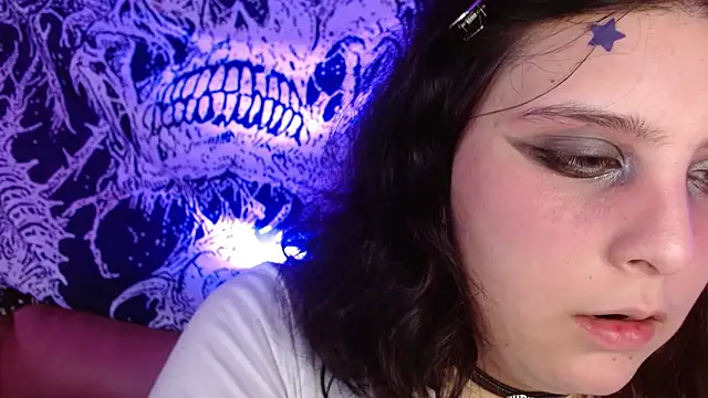 Snapshot of mikaskullcs chatting on October 16, 9:38 pm mikaskullcs online show from October 16, 9:38 pm