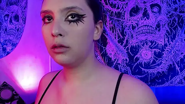 Snapshot of mikaskullcs chatting on November 23, 10:31 pm mikaskullcs online show from November 23, 10:31 pm