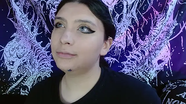 Snapshot of mikaskullcs chatting on November 25, 10:32 pm mikaskullcs online show from November 25, 10:32 pm