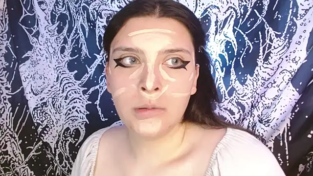 Snapshot of mikaskullcs chatting on December 4, 9:45 pm mikaskullcs online show from December 4, 9:45 pm