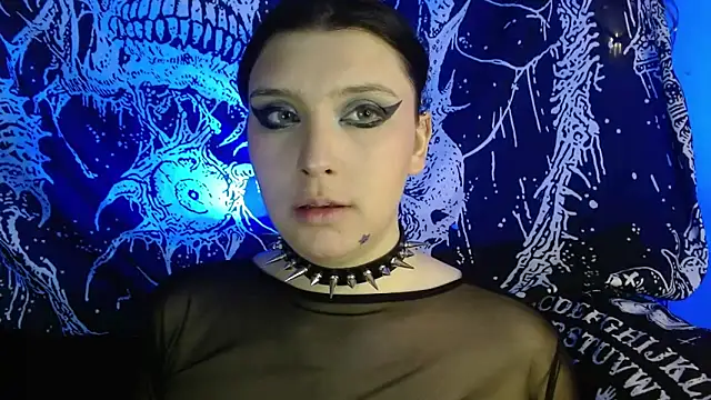 Snapshot of mikaskullcs chatting on December 5, 9:00 pm mikaskullcs online show from December 5, 9:00 pm