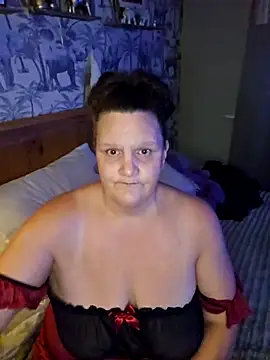 MissQueenBeex online show from December 4, 11:57 pm