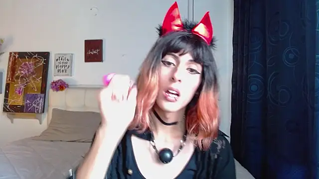 Snapshot of goth_minerva chatting on March 19, 4:55 pm goth minerva online show from March 19, 4:55 pm