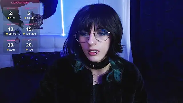 Snapshot of goth_minerva chatting on September 17, 1:46 pm goth minerva online show from September 17, 1:46 pm