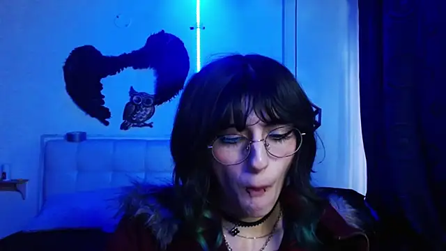 Snapshot of goth_minerva chatting on September 18, 1:46 pm goth minerva online show from September 18, 1:46 pm