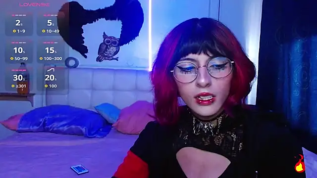 Snapshot of goth_minerva chatting on September 29, 1:49 pm goth minerva online show from September 29, 1:49 pm