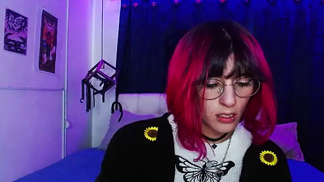 Snapshot of goth_minerva chatting on November 9, 1:31 pm goth minerva online show from November 9, 1:31 pm