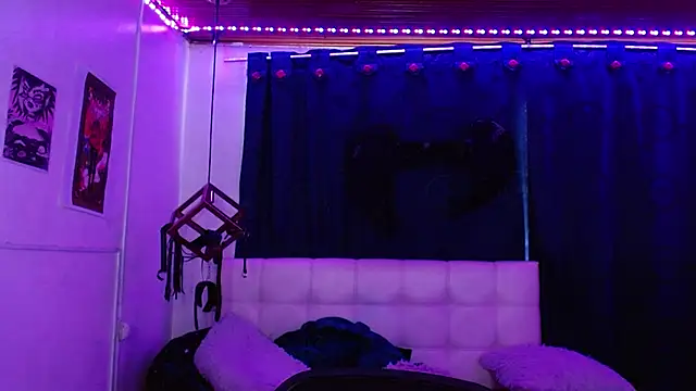 Snapshot of goth_minerva chatting on November 18, 2:32 pm goth minerva online show from November 18, 2:32 pm