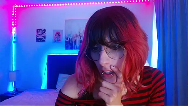 Snapshot of goth_minerva chatting on November 22, 1:32 pm goth minerva online show from November 22, 1:32 pm