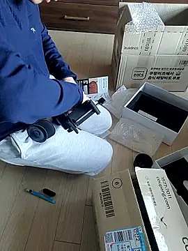 woonee827372 online show from December 1, 5:01 am