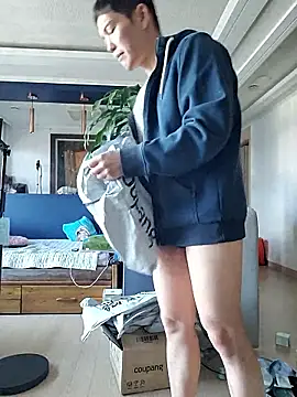 woonee827372 online show from December 3, 6:10 am