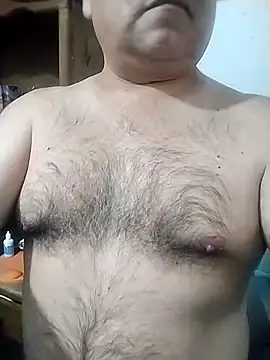 Snapshot of ERobnequizC25 chatting on November 8, 9:24 pm ERobnequizC25 online show from November 8, 9:24 pm