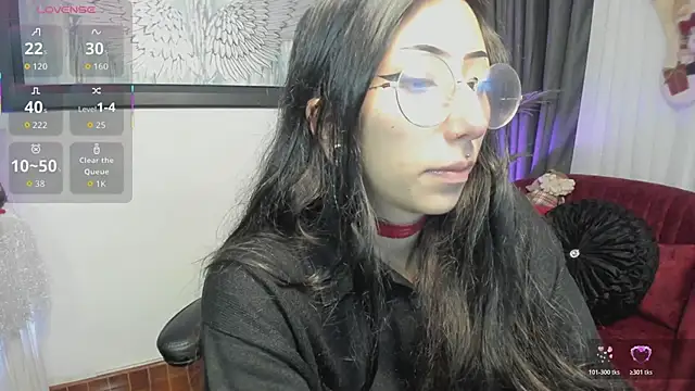 Snapshot of Laila_Angels chatting on December 4, 2:10 am Laila Angels online show from December 4, 2:10 am