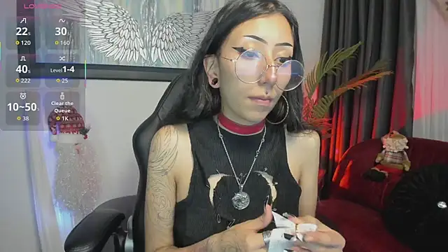 Snapshot of Laila_Angels chatting on December 14, 11:48 am Laila Angels online show from December 14, 11:48 am