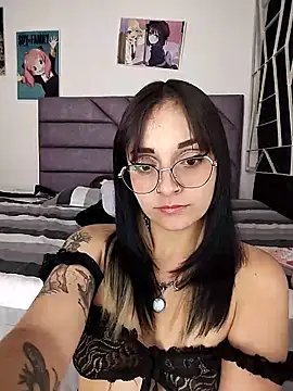 KARINNA  RAVEN online show from March 12, 1:34 am