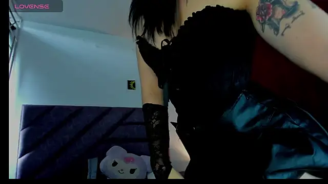 KARINNA  RAVEN online show from May 28, 9:34 pm