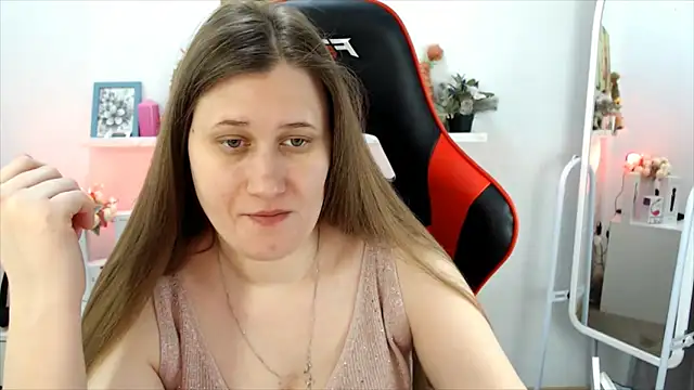 Lucky Lana online show from March 16, 3:01 am