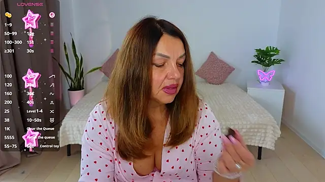 Snapshot of Nika_Light chatting on October 1, 10:32 am Nika Light online show from October 1, 10:32 am