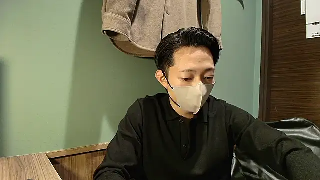 Snapshot of i_am_Hiro chatting on February 27, 1:16 am i am Hiro online show from February 27, 1:16 am