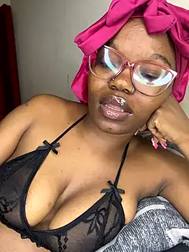 Snapshot of YummyMelanin117 chatting on November 26, 9:49 pm YummyMelanin117 online show from November 26, 9:49 pm