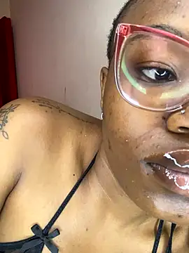 Snapshot of YummyMelanin117 chatting on November 27, 9:55 am YummyMelanin117 online show from November 27, 9:55 am