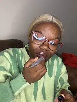 YummyMelanin117 online show from February 23, 9:01 pm