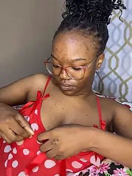 YummyMelanin117 online show from March 23, 4:00 pm