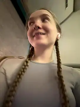 bambi lu online show from December 18, 6:03 pm