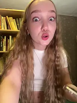 bambi lu online show from April 17, 6:33 pm